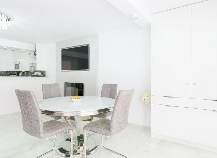 4 makuuhuone Paritalo myytävänä paikassa Orihuela Costa mukana uima-altaan - 529 000 € (Ref: 9596745)