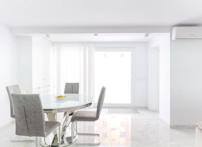 4 makuuhuone Paritalo myytävänä paikassa Orihuela Costa mukana uima-altaan - 529 000 € (Ref: 9596745)