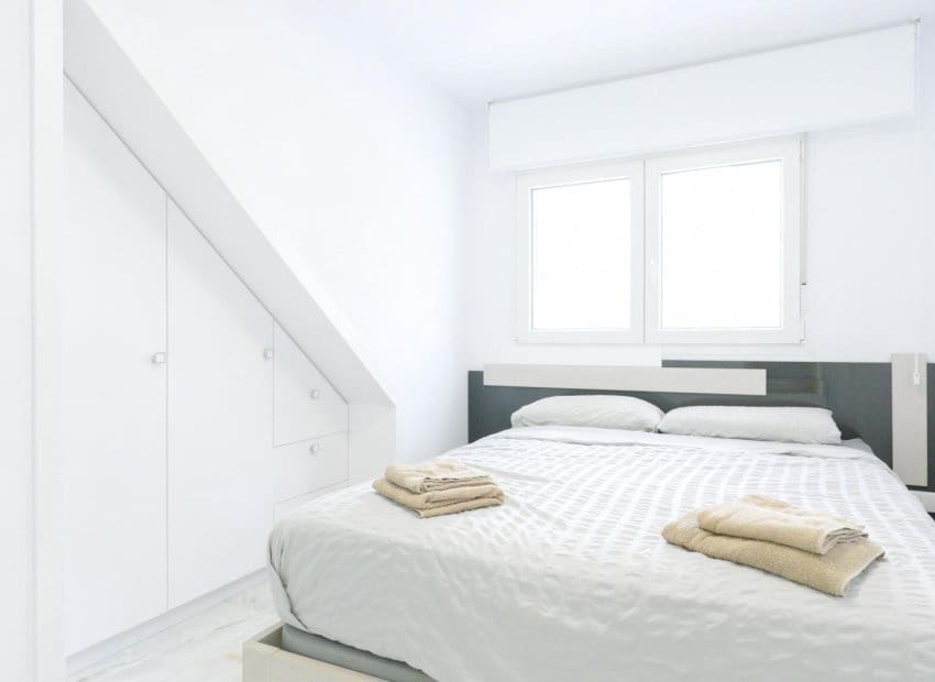 4 makuuhuone Paritalo myytävänä paikassa Orihuela Costa mukana uima-altaan - 529 000 € (Ref: 9596745)