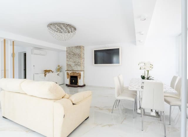 4 makuuhuone Paritalo myytävänä paikassa Orihuela Costa, Orihuela mukana uima-altaan - 529 000 € (Ref: 9596745)