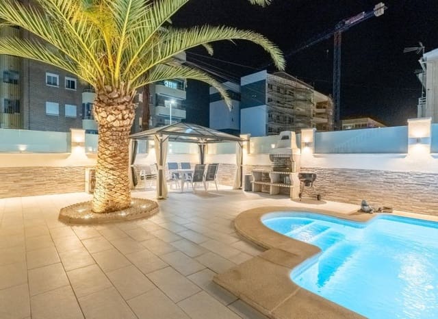 4 makuuhuone Paritalo myytävänä paikassa Orihuela Costa, Orihuela mukana uima-altaan - 529 000 € (Ref: 9596745)