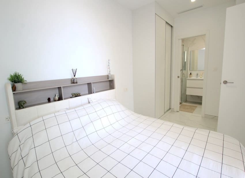 3 makuuhuone Huvila myytävänä paikassa Los Montesinos mukana uima-altaan - 387 500 € (Ref: 9596746)