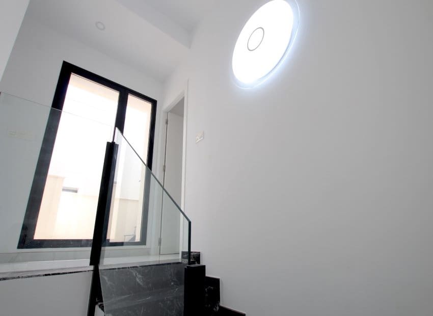 3 makuuhuone Huvila myytävänä paikassa Los Montesinos mukana uima-altaan - 387 500 € (Ref: 9596746)