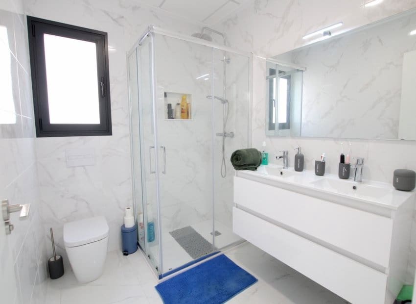 3 makuuhuone Huvila myytävänä paikassa Los Montesinos mukana uima-altaan - 387 500 € (Ref: 9596746)