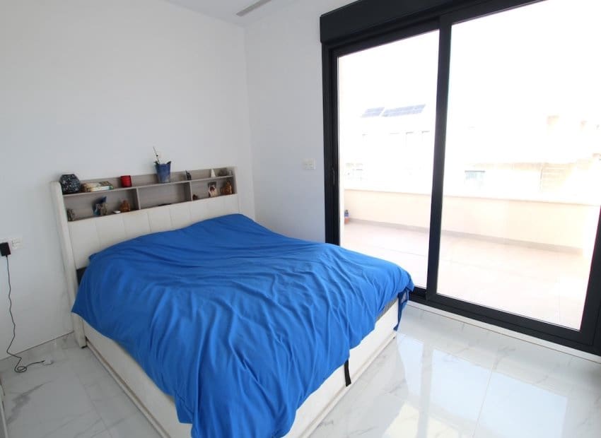 3 makuuhuone Huvila myytävänä paikassa Los Montesinos mukana uima-altaan - 387 500 € (Ref: 9596746)