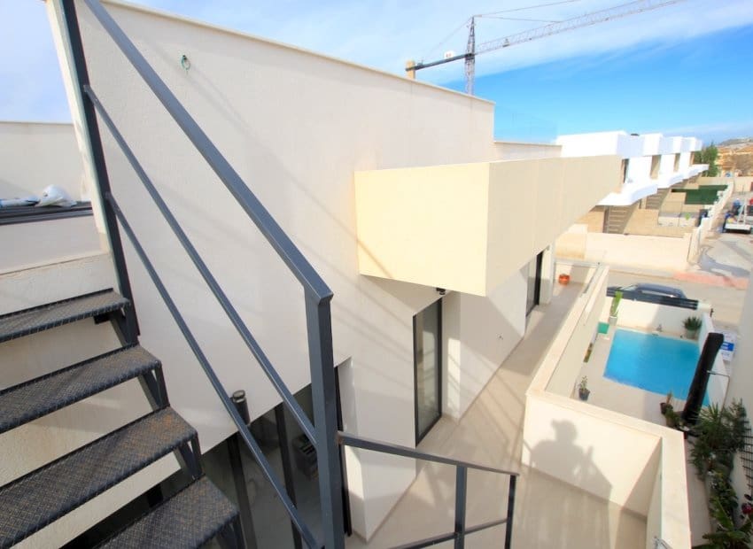 3 makuuhuone Huvila myytävänä paikassa Los Montesinos mukana uima-altaan - 387 500 € (Ref: 9596746)