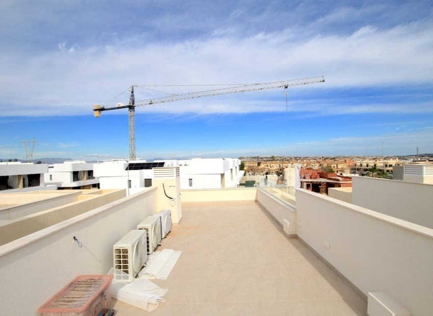 3 makuuhuone Huvila myytävänä paikassa Los Montesinos mukana uima-altaan - 387 500 € (Ref: 9596746)