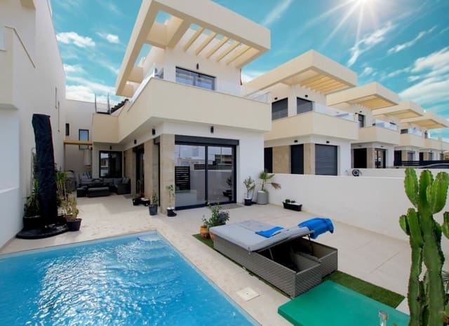 3 makuuhuone Huvila myytävänä paikassa Los Montesinos mukana uima-altaan - 387 500 € (Ref: 9596746)