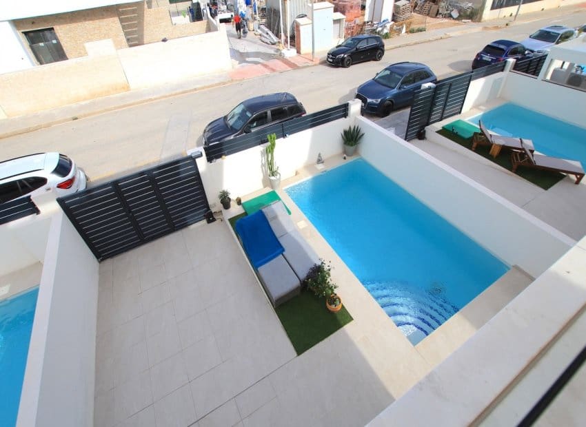 3 makuuhuone Huvila myytävänä paikassa Los Montesinos mukana uima-altaan - 387 500 € (Ref: 9596746)