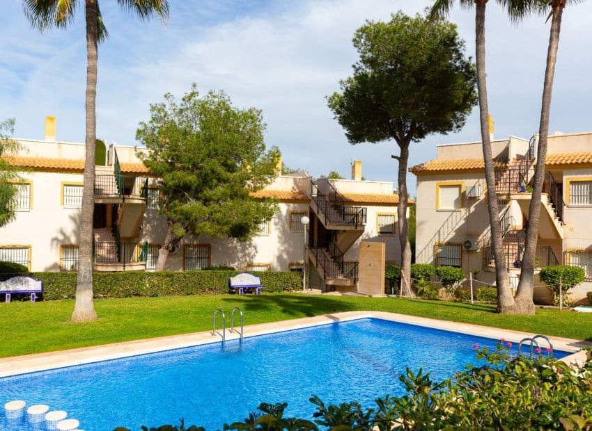 Apartamento de 2 habitaciones en Filipinas en venta con piscina - 124.900 € (Ref: 9596756)