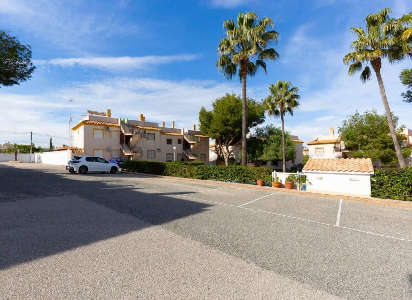 Apartamento de 2 habitaciones en Filipinas en venta con piscina - 124.900 € (Ref: 9596756)