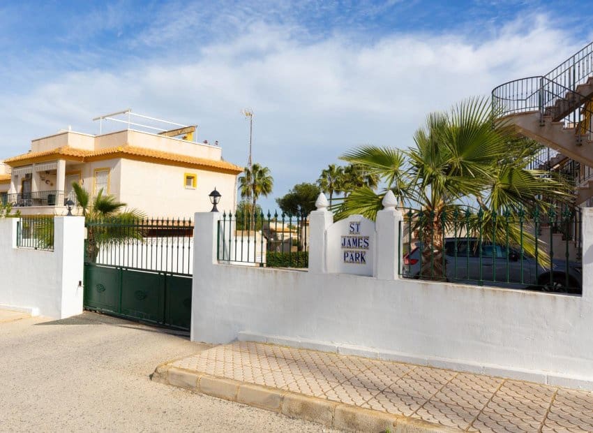 Apartamento de 2 habitaciones en Filipinas en venta con piscina - 124.900 € (Ref: 9596756)