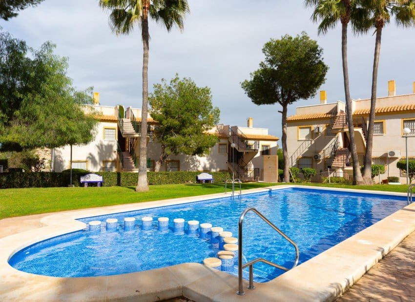 Apartamento de 2 habitaciones en Filipinas en venta con piscina - 124.900 € (Ref: 9596756)