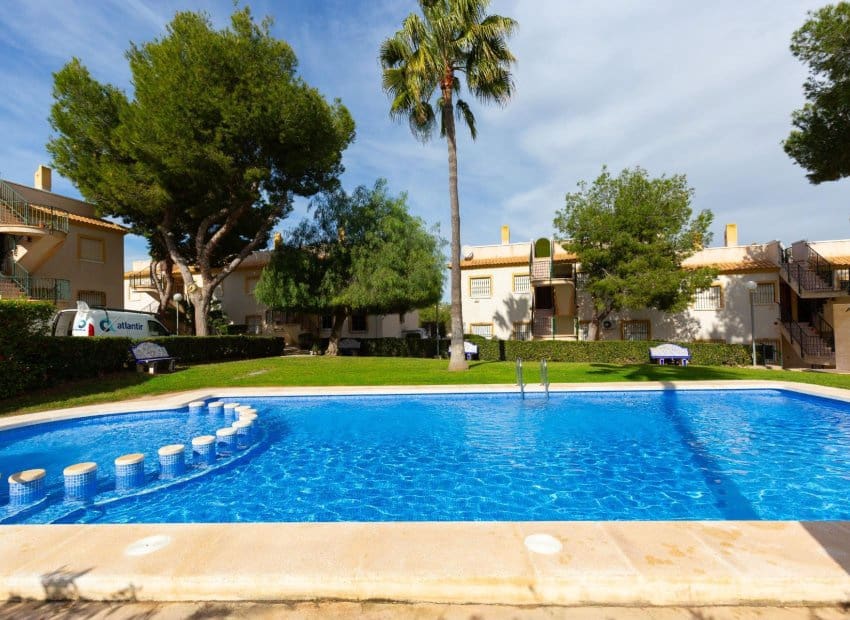 Apartamento de 2 habitaciones en Filipinas en venta con piscina - 124.900 € (Ref: 9596756)