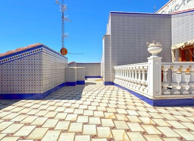 6 makuuhuone Kattohuoneisto myytävänä paikassa San Pedro del Pinatar ciudad, San Pedro del Pinatar - 415 000 € (Ref: 9597180)