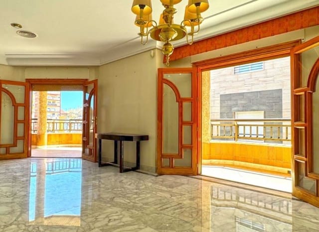 6 makuuhuone Kattohuoneisto myytävänä paikassa San Pedro del Pinatar ciudad, San Pedro del Pinatar - 415 000 € (Ref: 9597180)