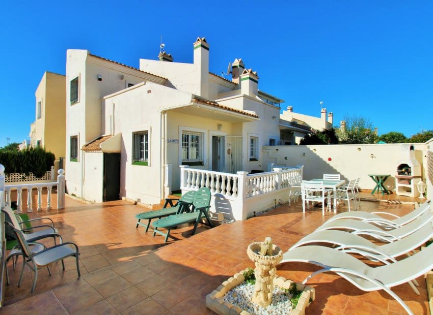 3 chambre Villa/Maison Semi-Mitoyenne à vendre à Playa Flamenca avec piscine - 249 000 € (Ref: 9603484)