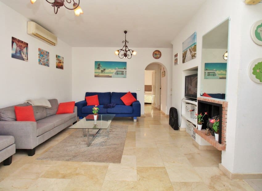 3 chambre Villa/Maison Semi-Mitoyenne à vendre à Playa Flamenca avec piscine - 249 000 € (Ref: 9603484)