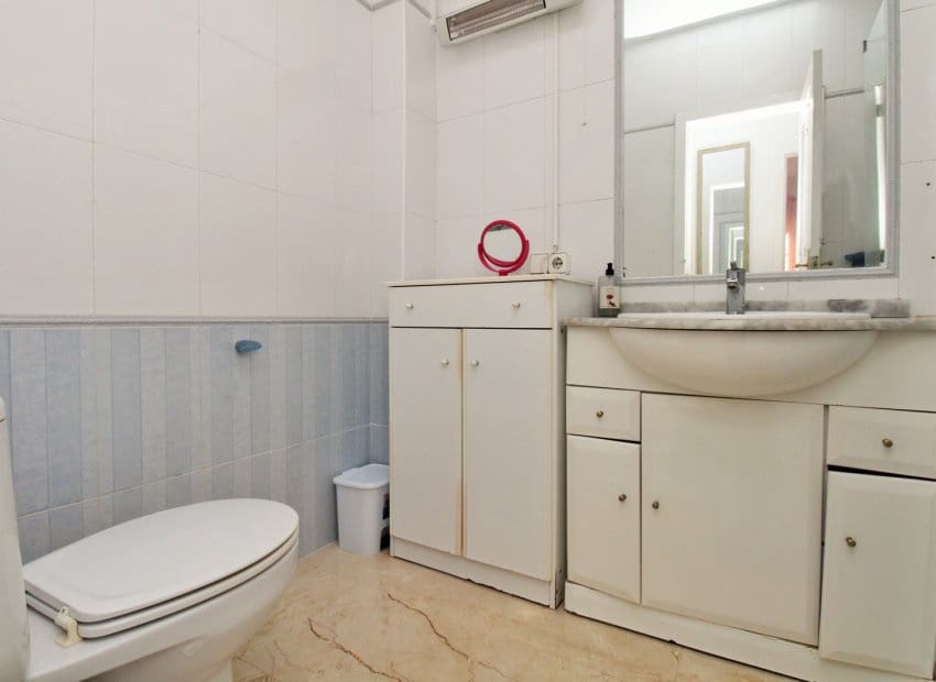 3 chambre Villa/Maison Semi-Mitoyenne à vendre à Playa Flamenca avec piscine - 249 000 € (Ref: 9603484)