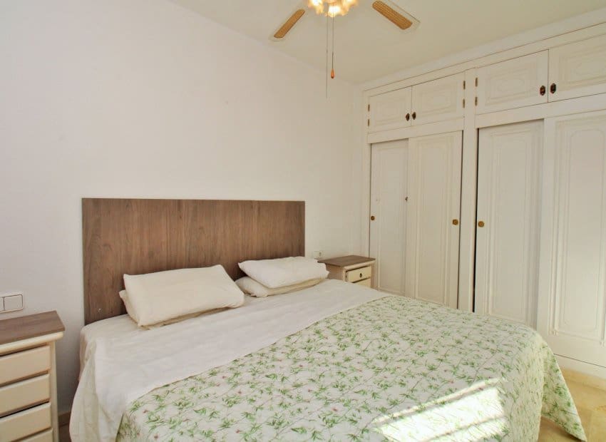 3 chambre Villa/Maison Semi-Mitoyenne à vendre à Playa Flamenca avec piscine - 249 000 € (Ref: 9603484)