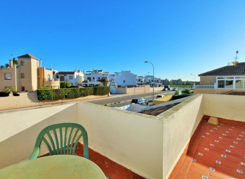 3 chambre Villa/Maison Semi-Mitoyenne à vendre à Playa Flamenca avec piscine - 249 000 € (Ref: 9603484)