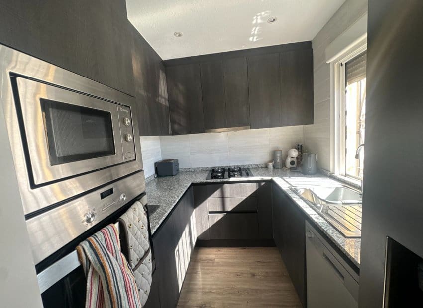 3 makuuhuone Omakotitalo myytävänä paikassa Entre Naranjos mukana uima-altaan - 220 000 € (Ref: 9603485)