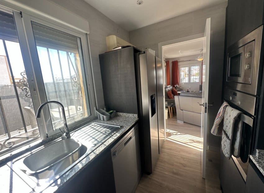 3 makuuhuone Omakotitalo myytävänä paikassa Entre Naranjos mukana uima-altaan - 220 000 € (Ref: 9603485)