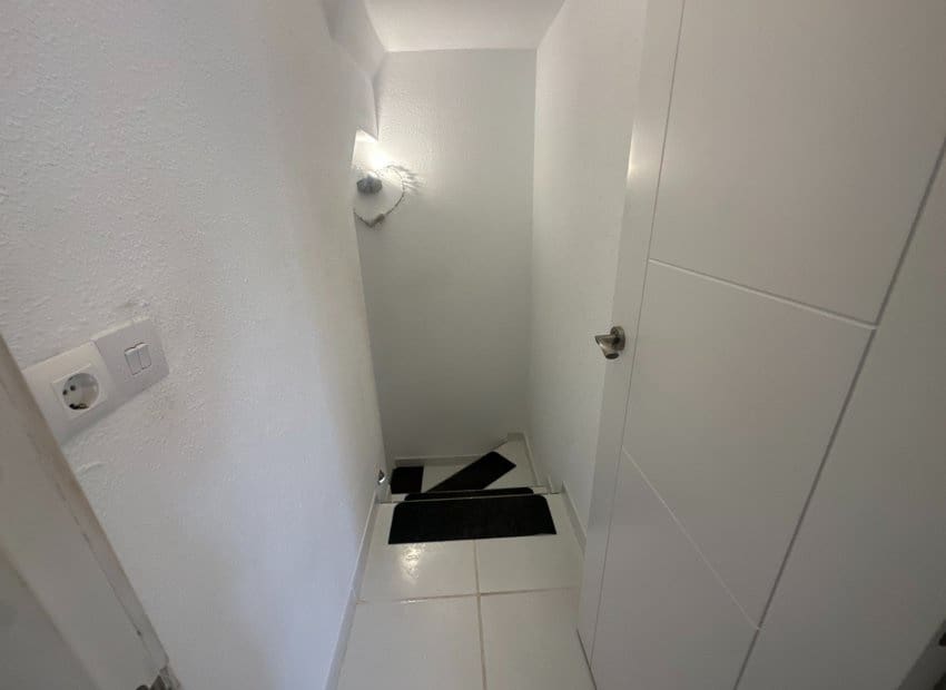 3 makuuhuone Omakotitalo myytävänä paikassa Entre Naranjos mukana uima-altaan - 220 000 € (Ref: 9603485)