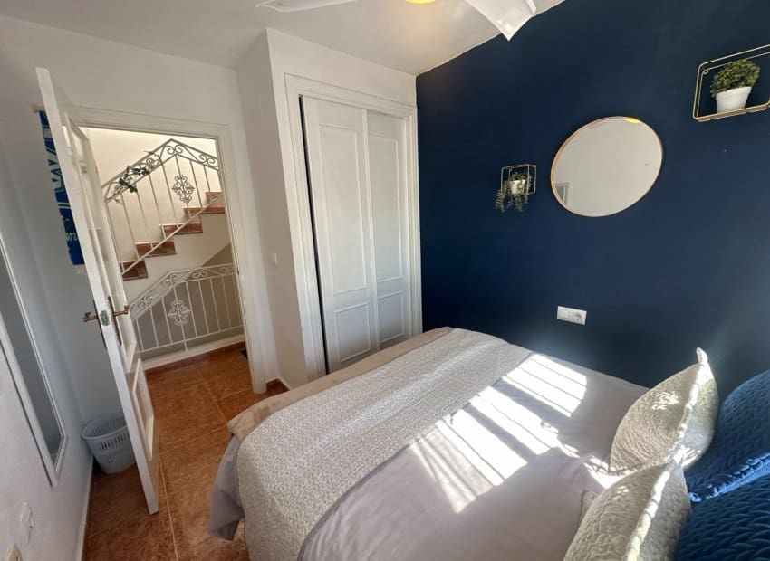 3 makuuhuone Omakotitalo myytävänä paikassa Entre Naranjos mukana uima-altaan - 220 000 € (Ref: 9603485)