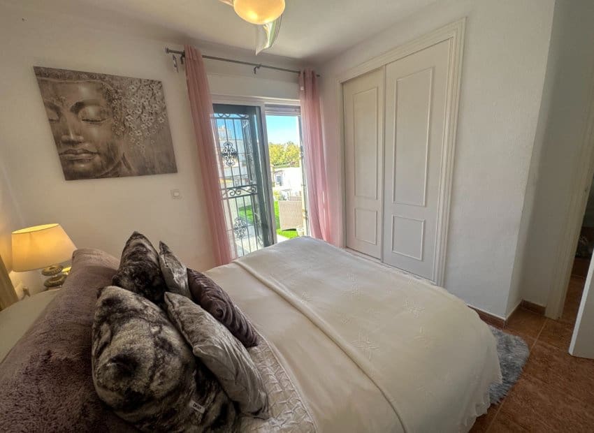 3 makuuhuone Omakotitalo myytävänä paikassa Entre Naranjos mukana uima-altaan - 220 000 € (Ref: 9603485)