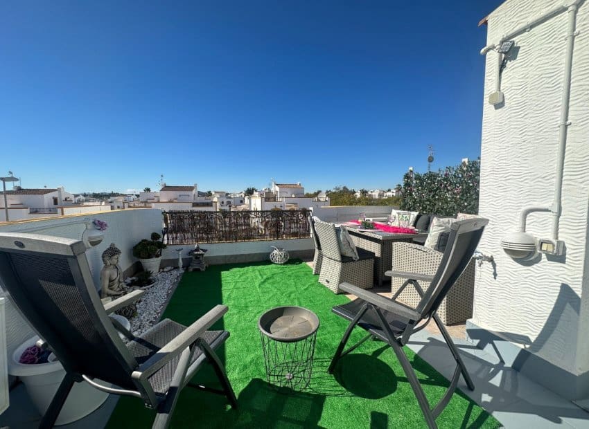 3 makuuhuone Omakotitalo myytävänä paikassa Entre Naranjos mukana uima-altaan - 220 000 € (Ref: 9603485)