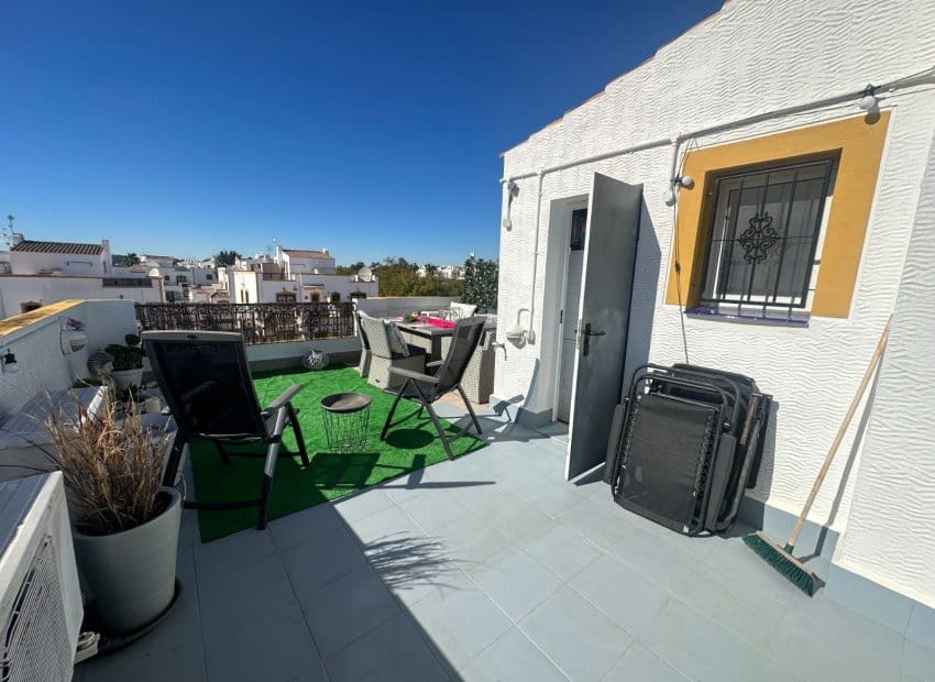 3 makuuhuone Omakotitalo myytävänä paikassa Entre Naranjos mukana uima-altaan - 220 000 € (Ref: 9603485)