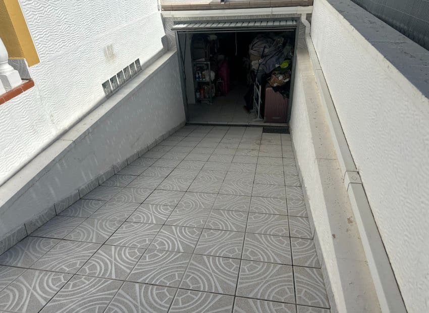 3 makuuhuone Omakotitalo myytävänä paikassa Entre Naranjos mukana uima-altaan - 220 000 € (Ref: 9603485)