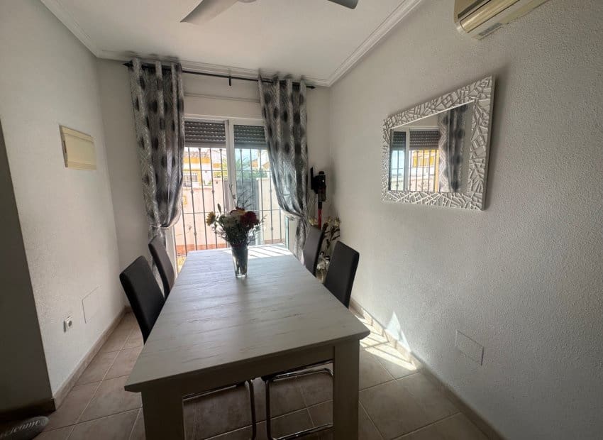 2 soveværelse Villa til salg i Vistabella med swimmingpool - € 270.000 (Ref: 9603486)