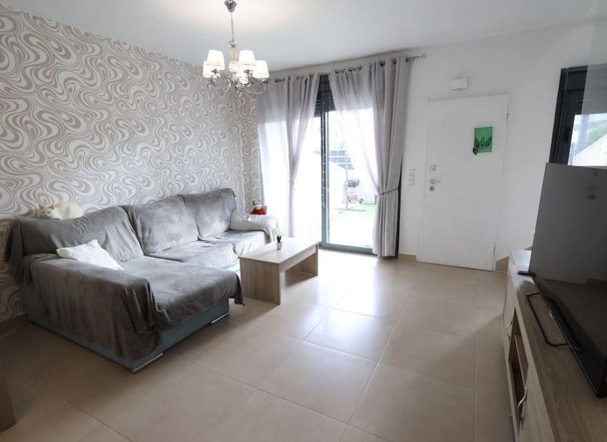 3 slaapkamer Halfvrijstaande villa te koop in Orihuela Costa met zwembad - € 375.000 (Ref: 9603487)