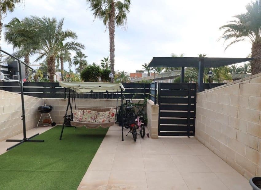 3 slaapkamer Halfvrijstaande villa te koop in Orihuela Costa met zwembad - € 375.000 (Ref: 9603487)
