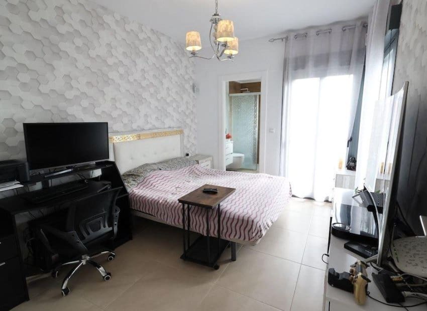 3 slaapkamer Halfvrijstaande villa te koop in Orihuela Costa met zwembad - € 375.000 (Ref: 9603487)