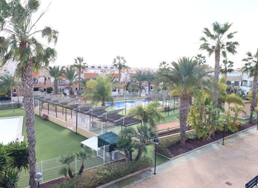 3 slaapkamer Halfvrijstaande villa te koop in Orihuela Costa met zwembad - € 375.000 (Ref: 9603487)