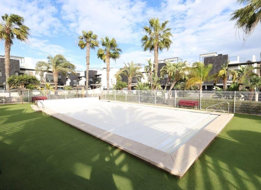 3 slaapkamer Halfvrijstaande villa te koop in Orihuela Costa met zwembad - € 375.000 (Ref: 9603487)