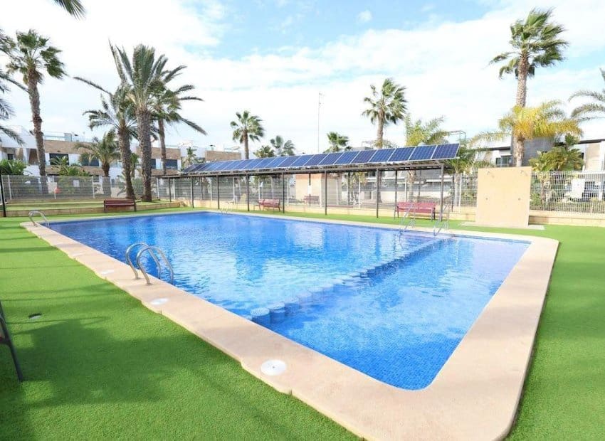 3 slaapkamer Halfvrijstaande villa te koop in Orihuela Costa met zwembad - € 375.000 (Ref: 9603487)