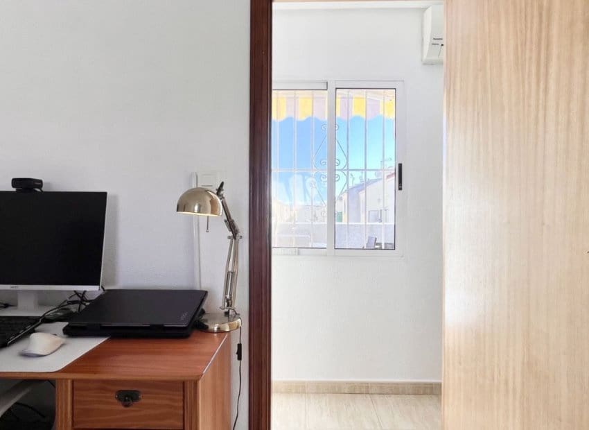3 camera da letto Villetta Bifamiliare in vendita in Torrevieja - 156.000 € (Rif: 9603489)