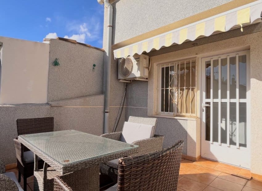 3 camera da letto Villetta Bifamiliare in vendita in Torrevieja - 156.000 € (Rif: 9603489)