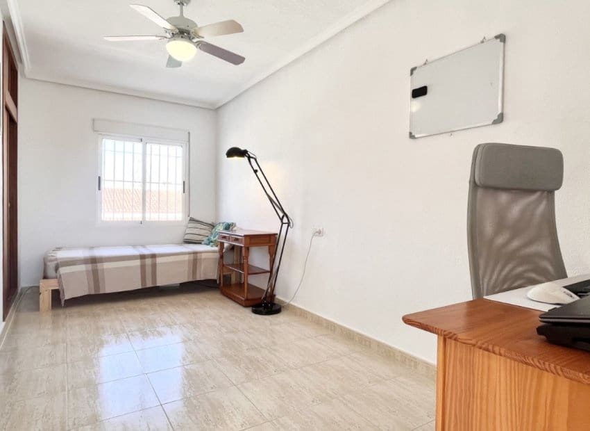 3 camera da letto Villetta Bifamiliare in vendita in Torrevieja - 156.000 € (Rif: 9603489)