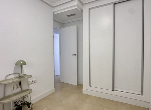 3 chambre Appartement à vendre à Puerto Deportivo, Torrevieja - 220 000 € (Ref: 9603492)