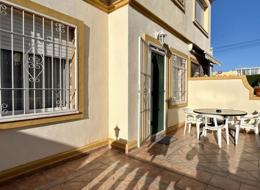 2 quarto Moradia Geminada para venda em Playa Flamenca com piscina - 189 900 € (Ref: 9603493)