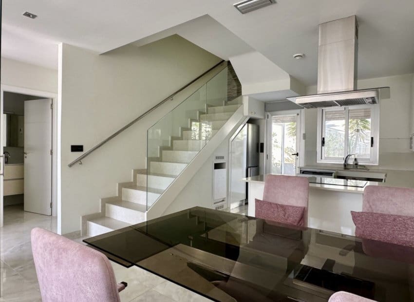 Chalet de 3 habitaciones en Orihuela Costa en venta con piscina - 389.000 € (Ref: 9603497)