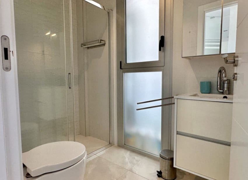 Chalet de 3 habitaciones en Orihuela Costa en venta con piscina - 389.000 € (Ref: 9603497)