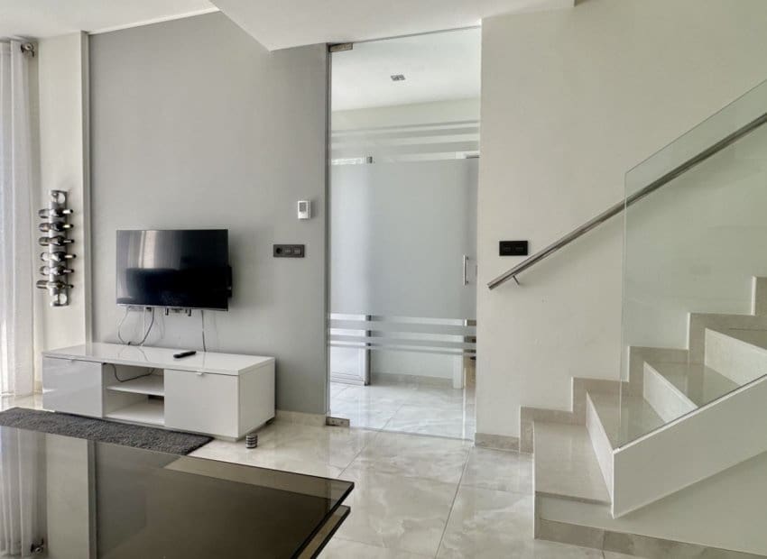 Chalet de 3 habitaciones en Orihuela Costa en venta con piscina - 389.000 € (Ref: 9603497)