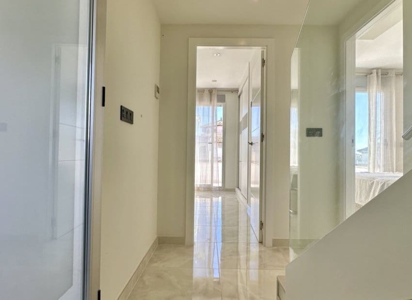 Chalet de 3 habitaciones en Orihuela Costa en venta con piscina - 389.000 € (Ref: 9603497)