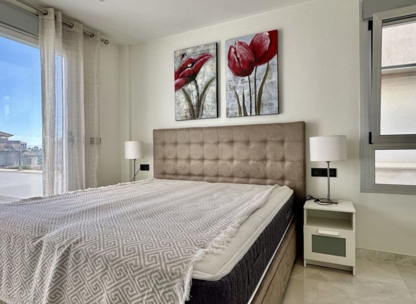 Chalet de 3 habitaciones en Orihuela Costa en venta con piscina - 389.000 € (Ref: 9603497)